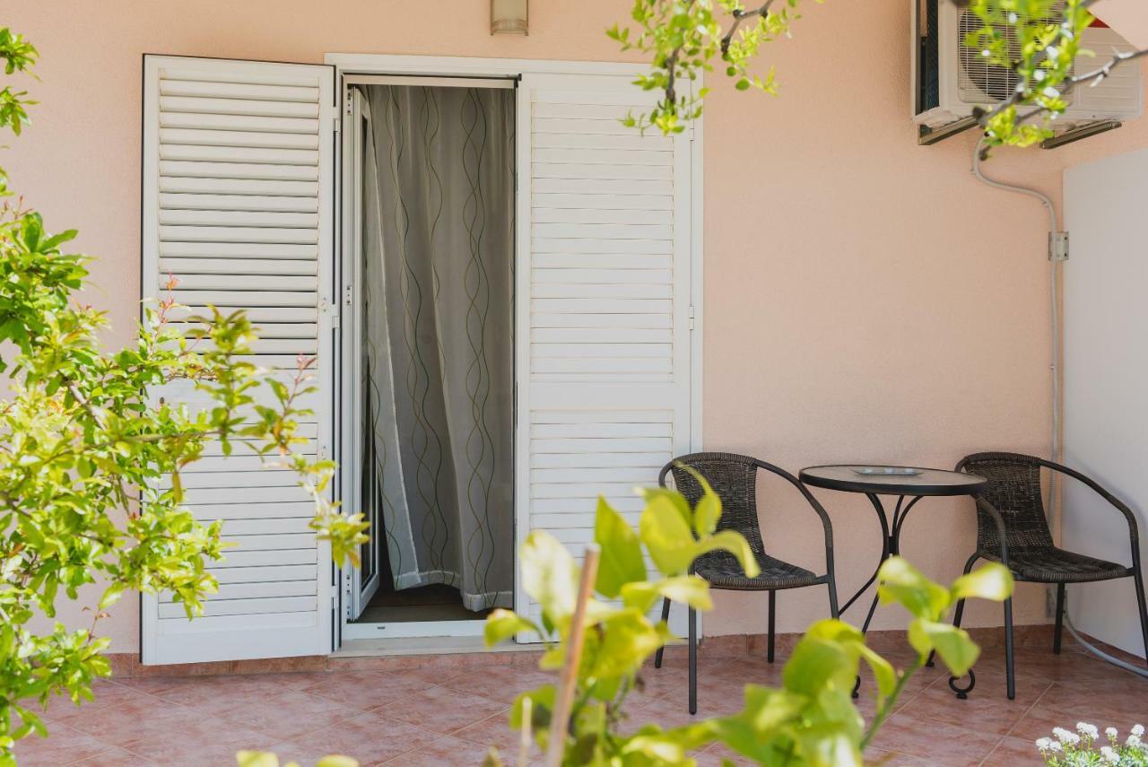 Apartments Matic Vodice Exterior foto